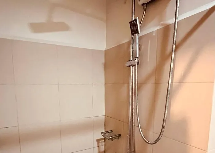 Staycation Ni Gelo 3* Manila